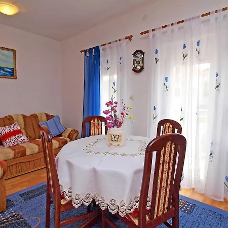 Sofija-2 By Interhome شقة